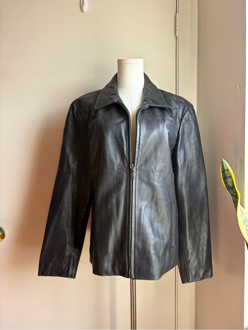 colebrook & co. noir zip up leather jacket